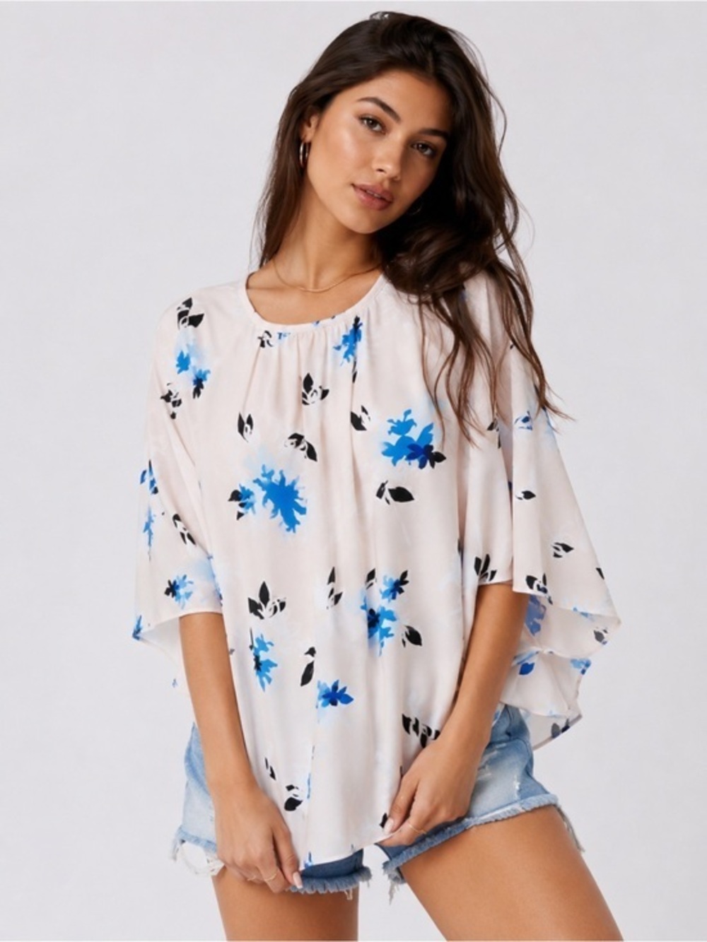 Vince Camuto Floral Bell Sleeve Blouse Large Flowy Chiffon Top Blue Floral Print